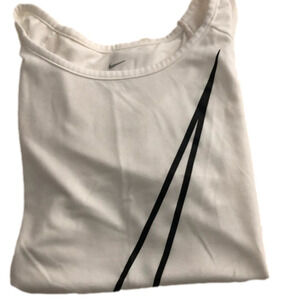 𝅺girls Nike workout top